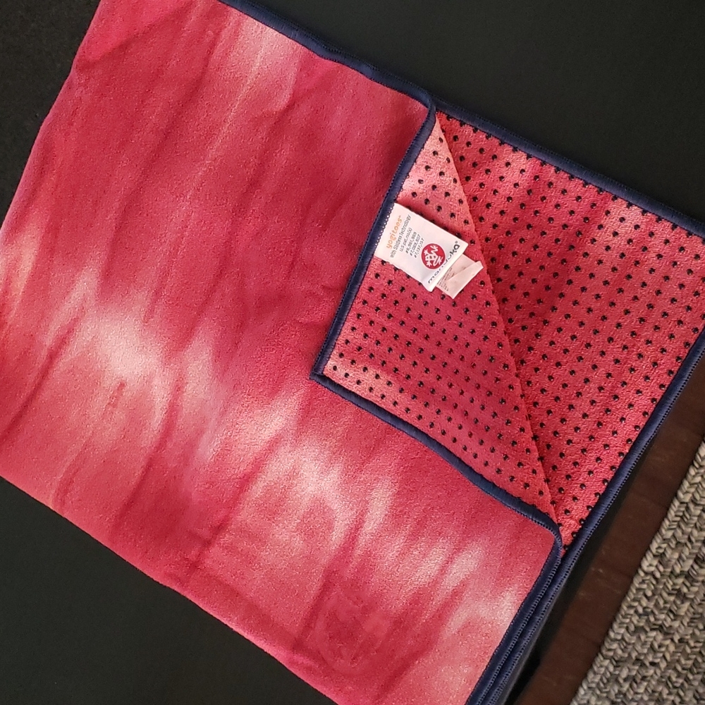 Manduka Yogitoes Non-Skid Towel